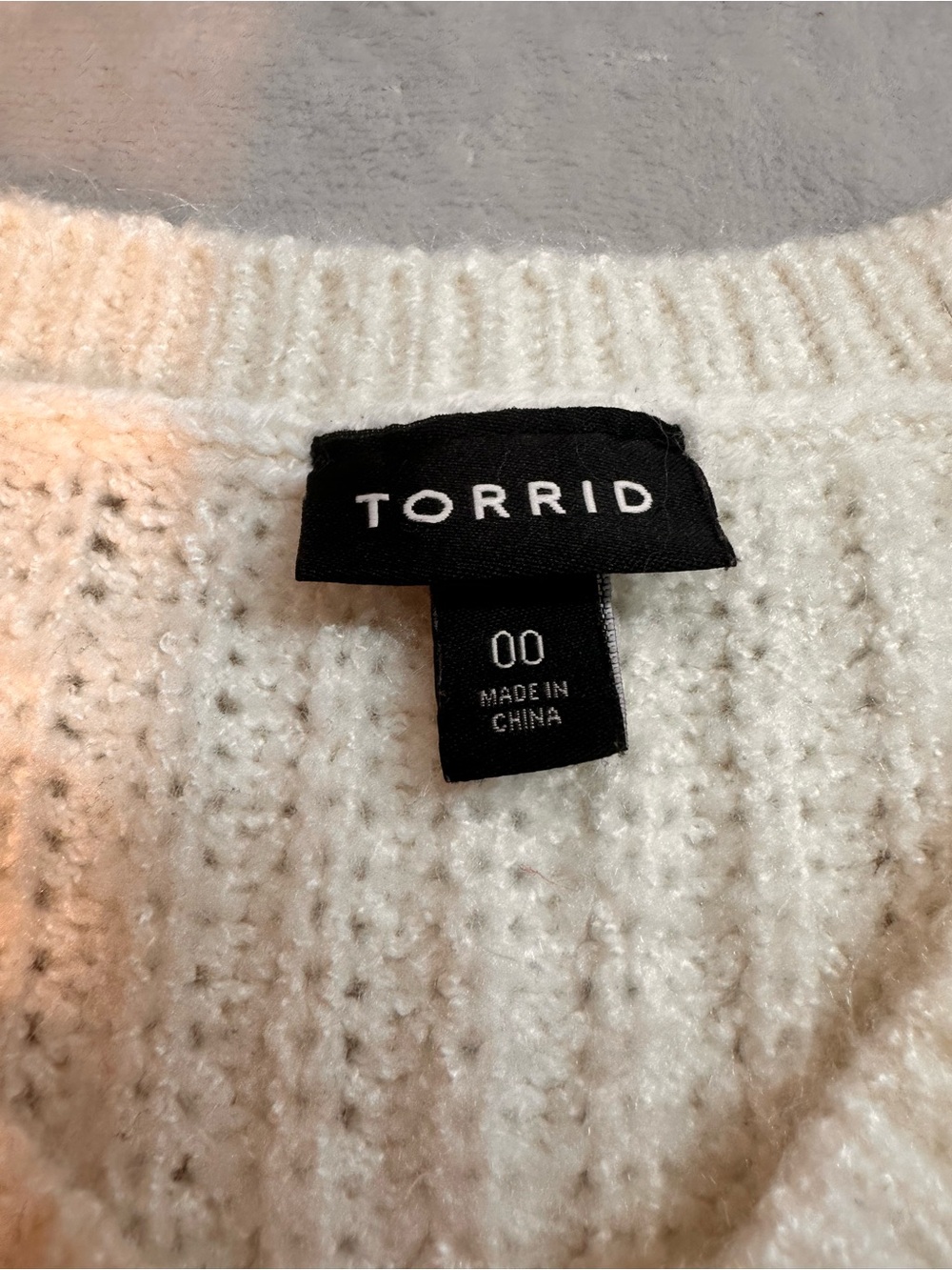 Torrid Ivory Red Heart Chunky Knit V-Neck Sweater Size 00 (M/L) Cozy Valentine - Picture 2 of 8